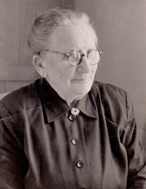 Lina Karlsson, Edared Karlsberg Fotskäl, 80 år. Foto från 1953.